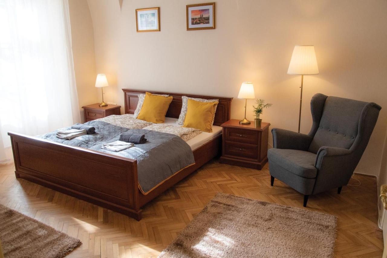 Theatroom Apartman Eger Exterior foto