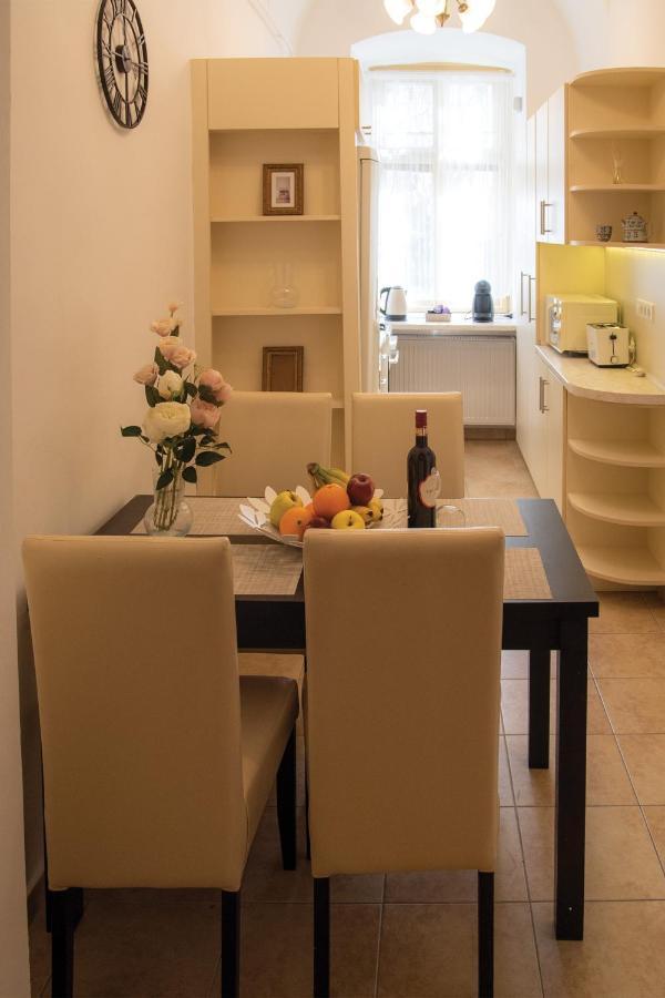 Theatroom Apartman Eger Exterior foto