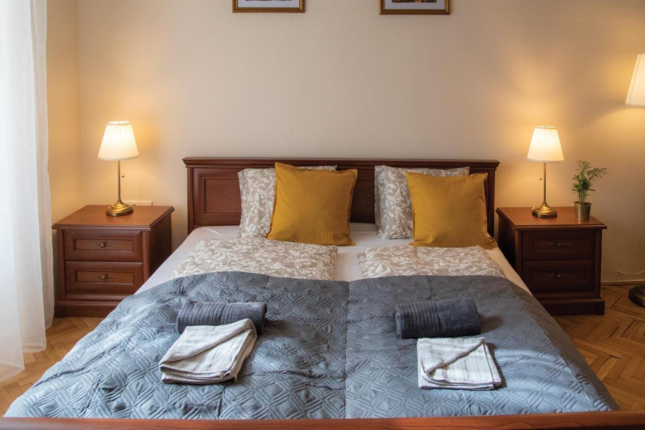 Theatroom Apartman Eger Exterior foto