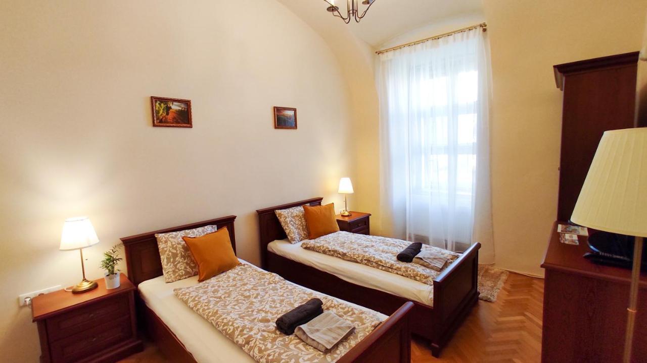 Theatroom Apartman Eger Exterior foto