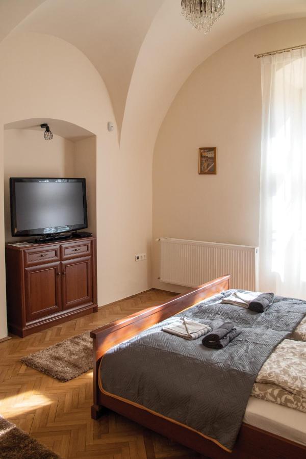 Theatroom Apartman Eger Exterior foto