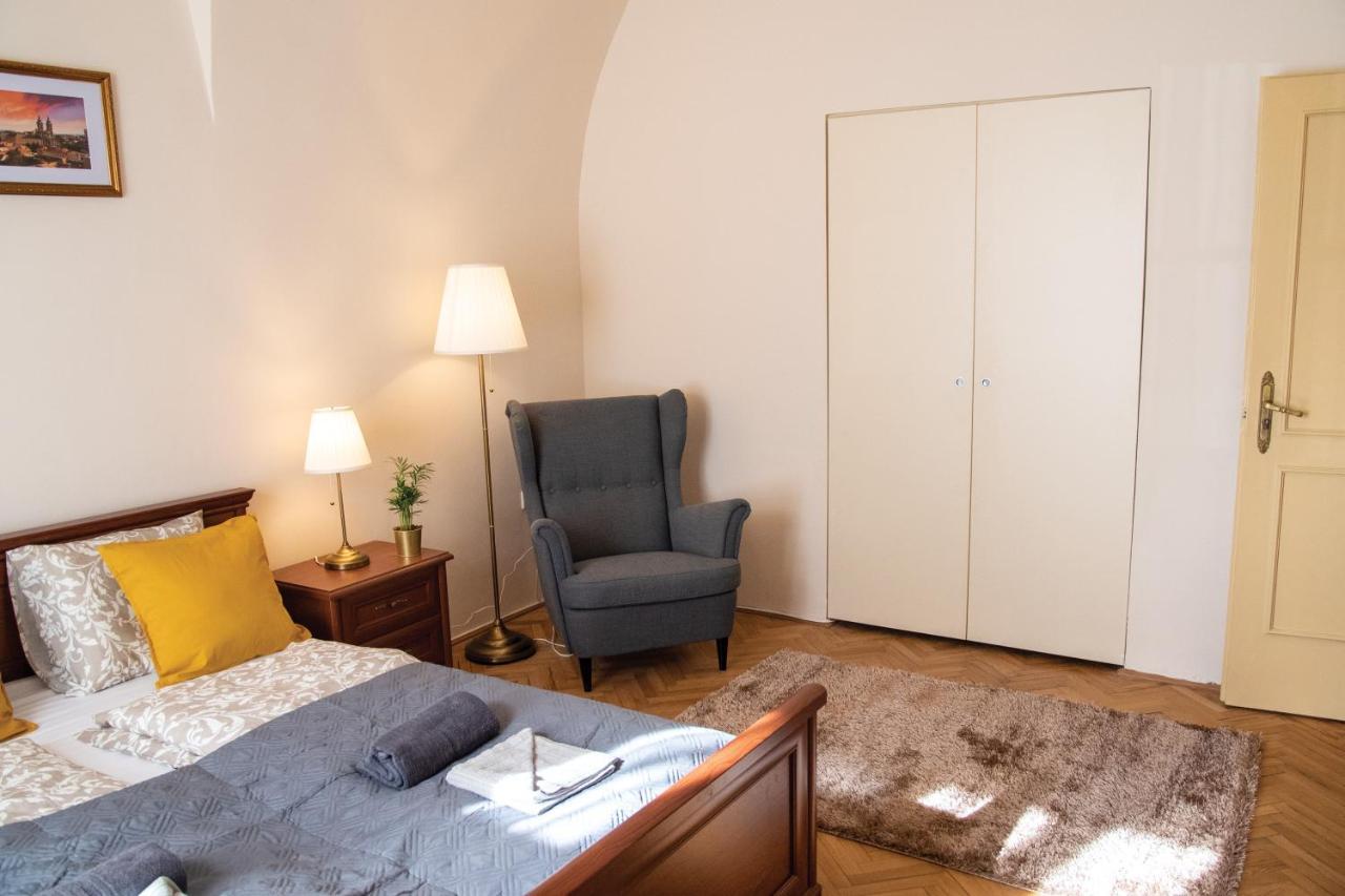 Theatroom Apartman Eger Exterior foto