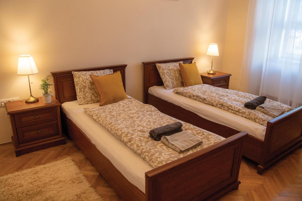 Theatroom Apartman Eger Exterior foto