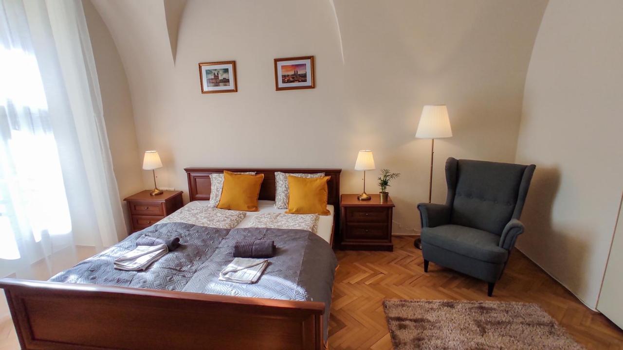 Theatroom Apartman Eger Exterior foto