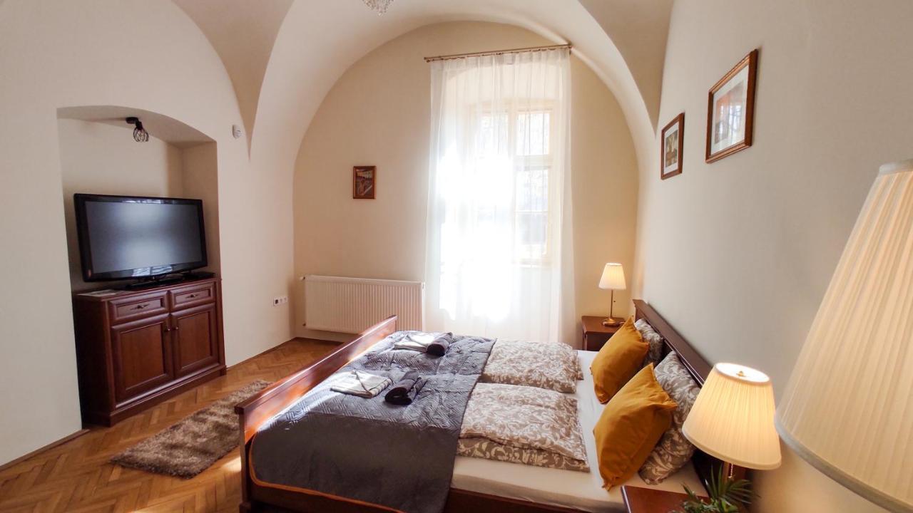 Theatroom Apartman Eger Exterior foto